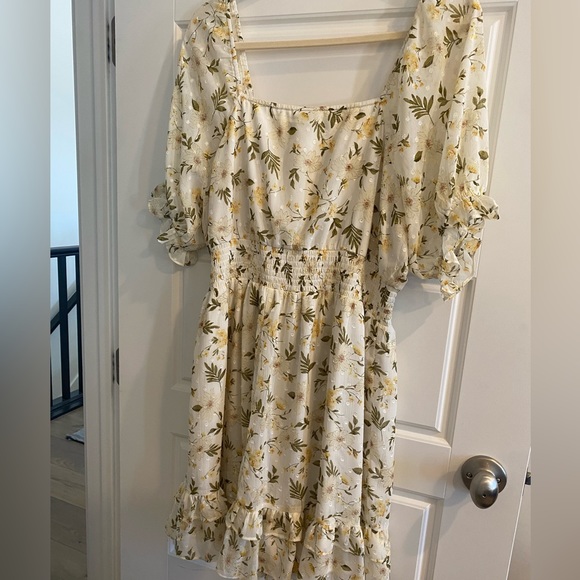 Pretty floral dress from Arula - Picture 3 of 3